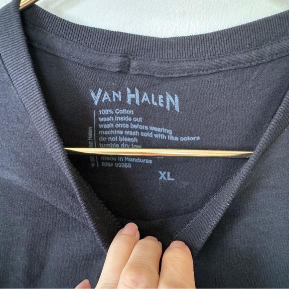 NEW Van Halen 1984 Tour of the World Graphic Band Tee XL - Picture 3 of 4